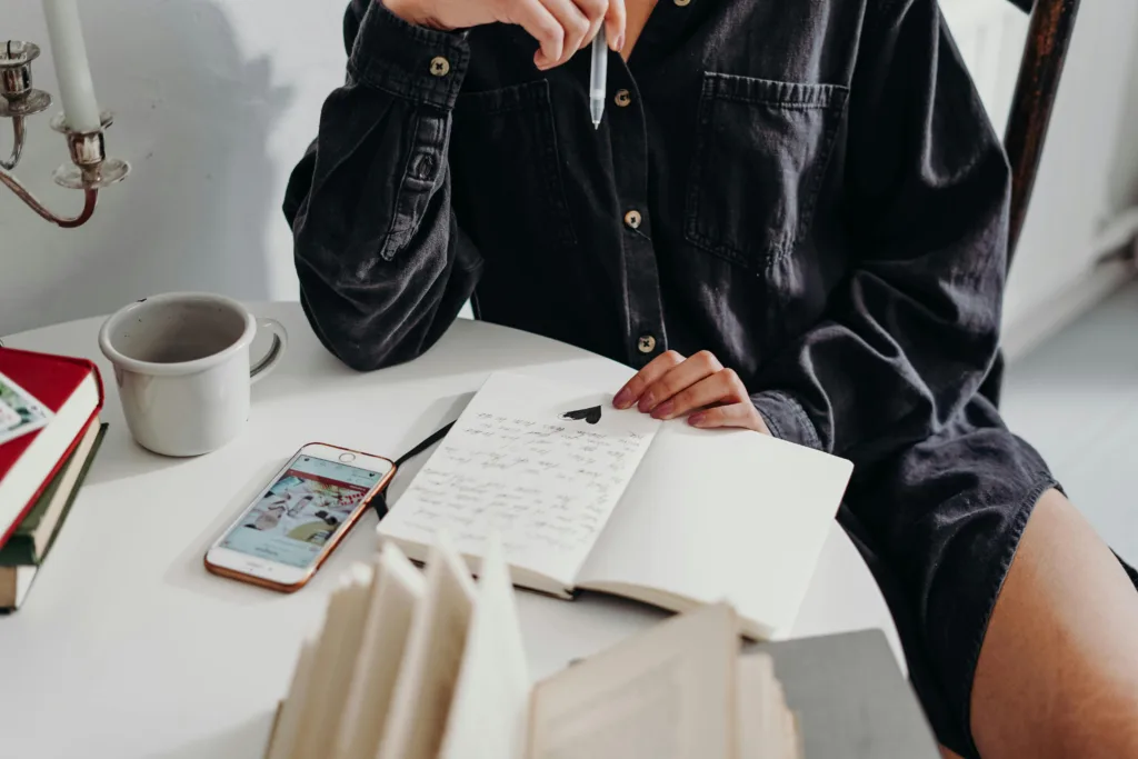 Which Tool is Better for Creative Writing